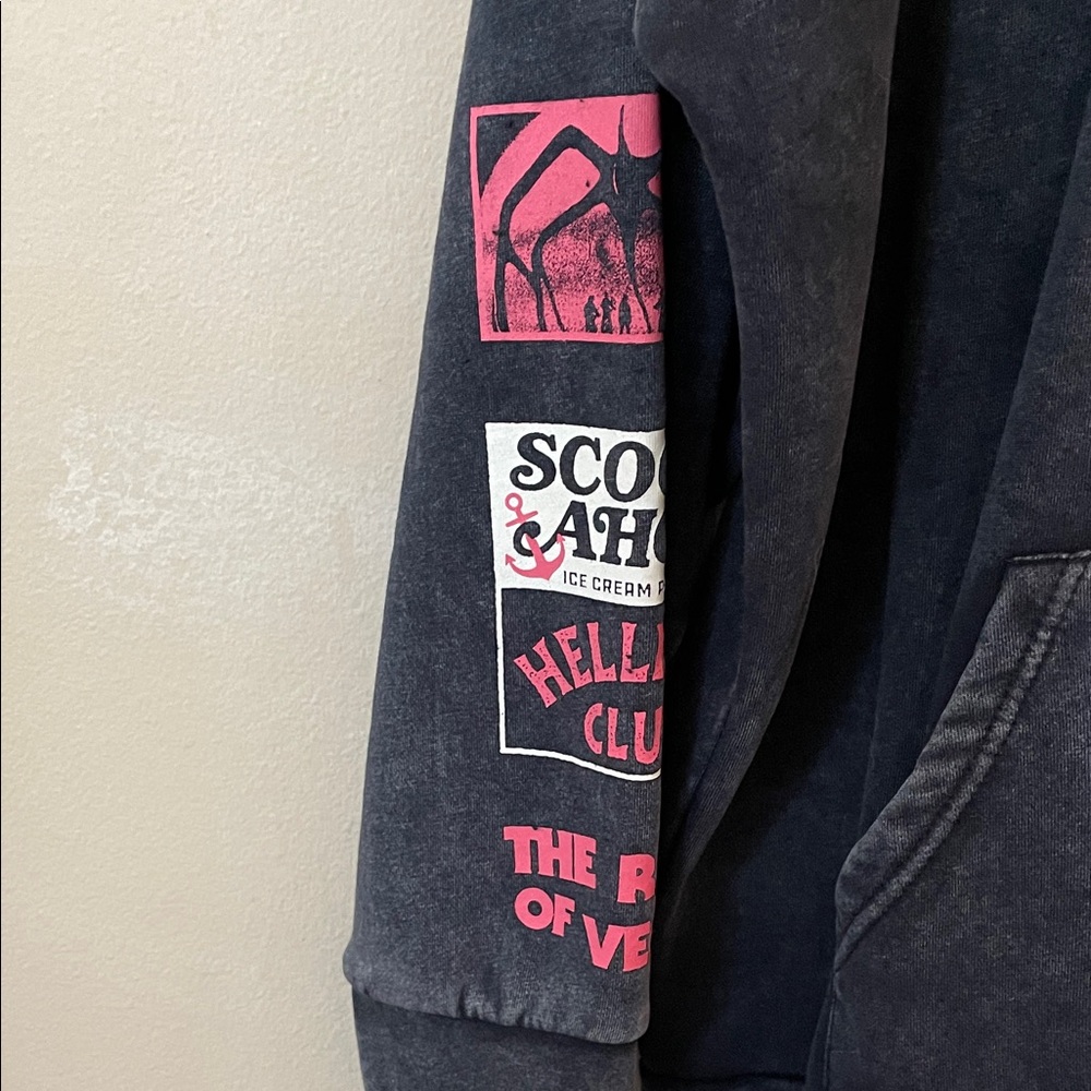 Stranger Things Season 5 Poster Hoodie SZ XL - Picture 6 of 11
